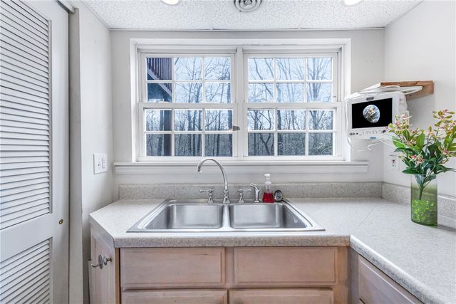 2000 Ridgeview Lane, Seneca, SC 29678