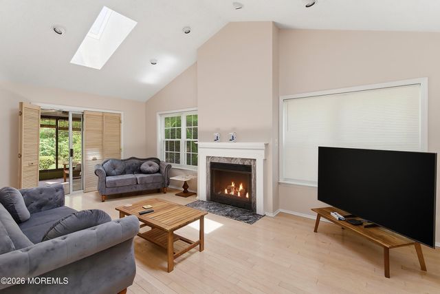 19 Ingram Drive, Monroe, NJ 08831