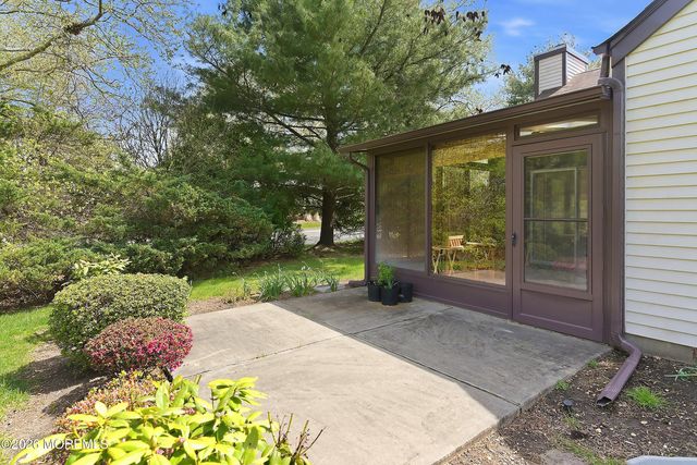 19 Ingram Drive, Monroe, NJ 08831