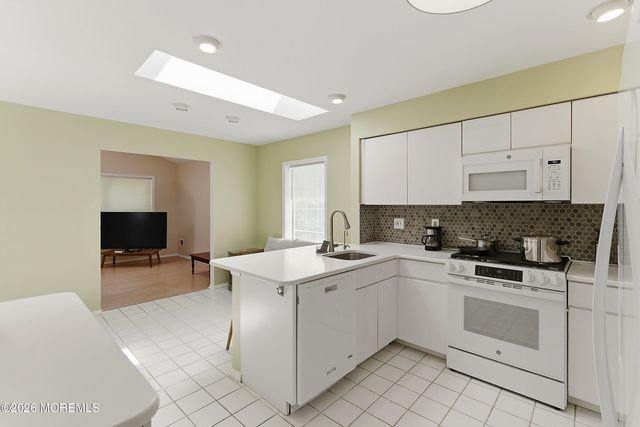 19 Ingram Drive, Monroe, NJ 08831