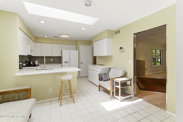 19 Ingram Drive, Monroe, NJ 08831