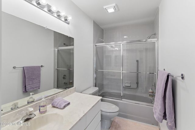 19 Ingram Drive, Monroe, NJ 08831