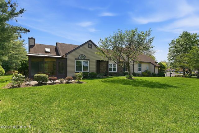 19 Ingram Drive, Monroe, NJ 08831