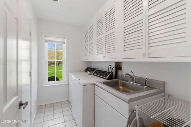 19 Ingram Drive, Monroe, NJ 08831