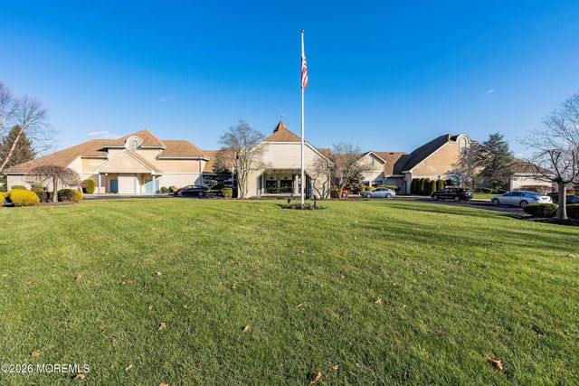 19 Ingram Drive, Monroe, NJ 08831