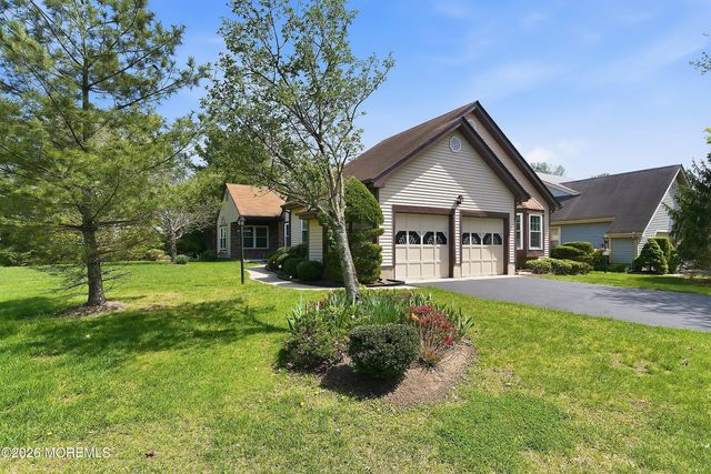 19 Ingram Drive, Monroe, NJ 08831