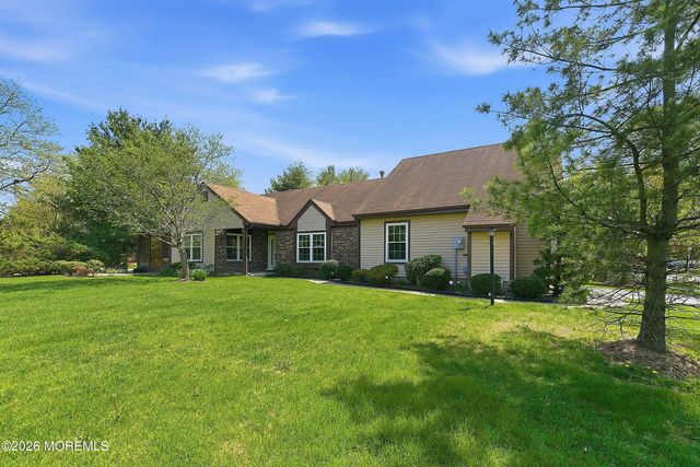 19 Ingram Drive, Monroe, NJ 08831