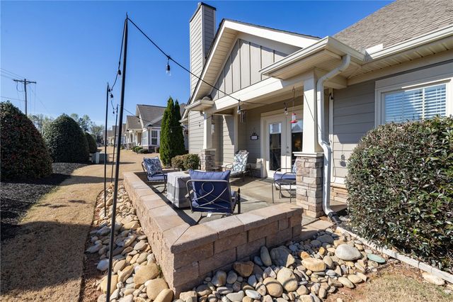 212 Meridian Way, Seneca, SC 29672