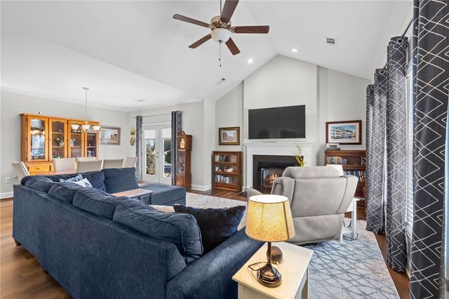 212 Meridian Way, Seneca, SC 29672