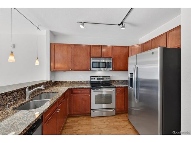 9039 E Panorama Cir C-408, Englewood, CO 80112