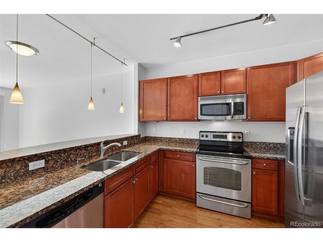 9039 E Panorama Cir C-408, Englewood, CO 80112