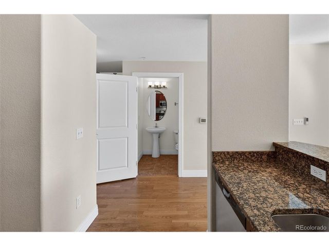 9039 E Panorama Cir C-408, Englewood, CO 80112