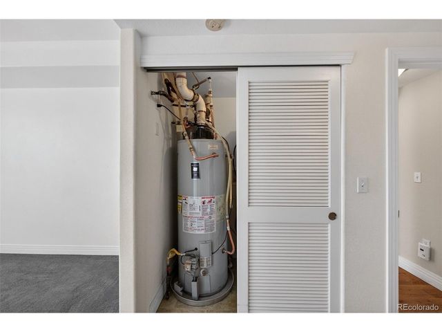 9039 E Panorama Cir C-408, Englewood, CO 80112