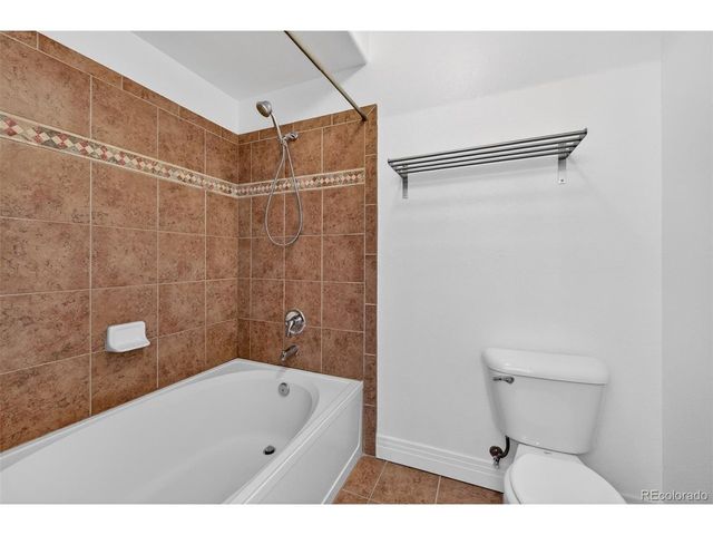 9039 E Panorama Cir C-408, Englewood, CO 80112