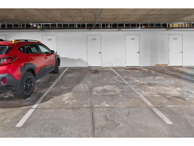 9039 E Panorama Cir C-408, Englewood, CO 80112