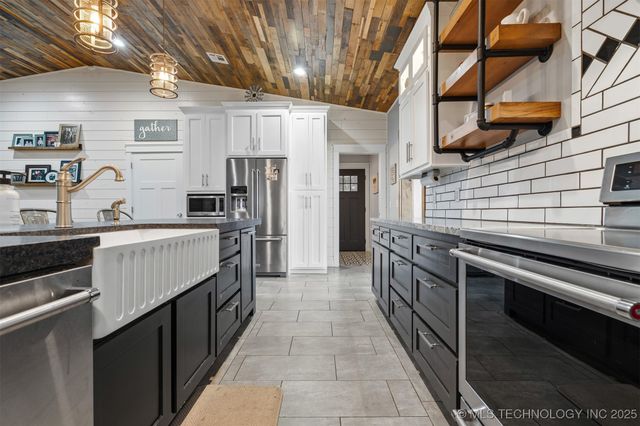 29550 S 4240 Road, Inola, OK 74036