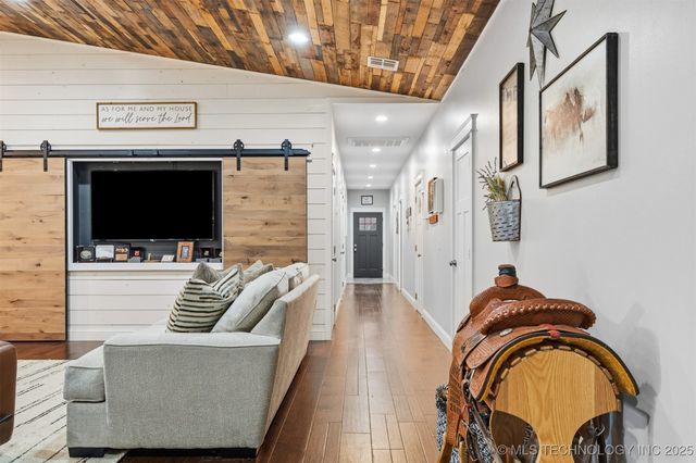 29550 S 4240 Road, Inola, OK 74036