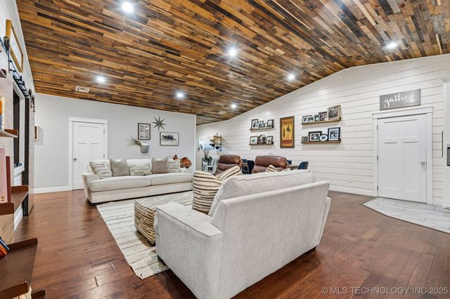 29550 S 4240 Road, Inola, OK 74036