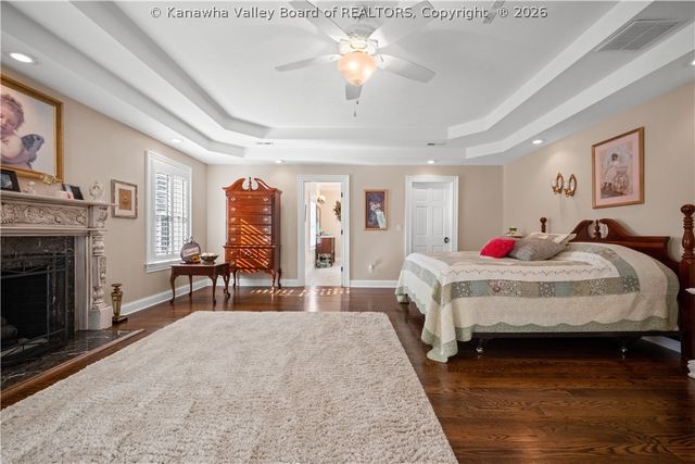81 New Wine Lane, Charleston, WV 25312