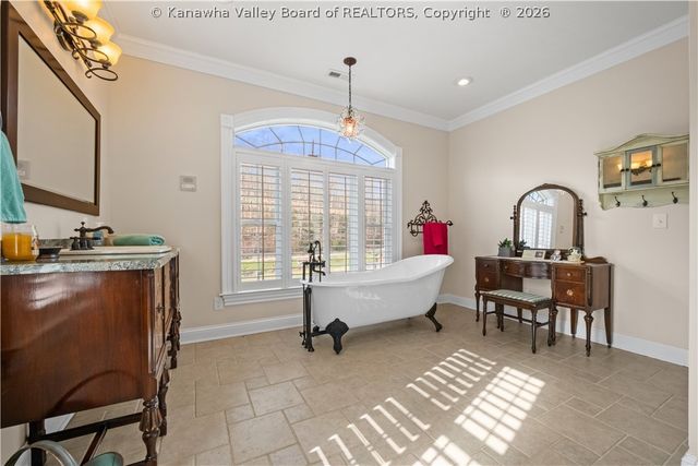 81 New Wine Lane, Charleston, WV 25312