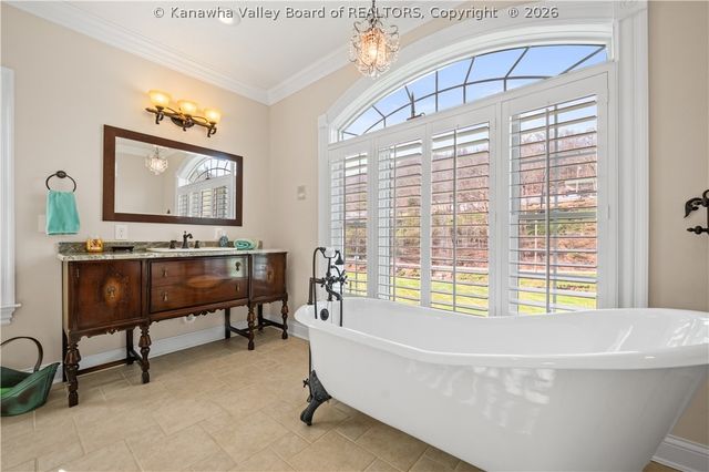 81 New Wine Lane, Charleston, WV 25312