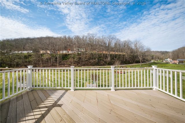 81 New Wine Lane, Charleston, WV 25312