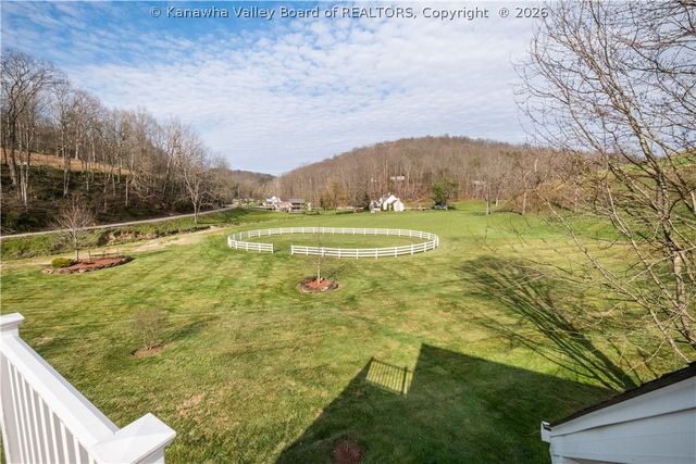 81 New Wine Lane, Charleston, WV 25312
