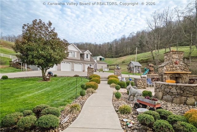 81 New Wine Lane, Charleston, WV 25312
