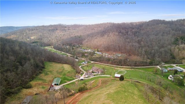 81 New Wine Lane, Charleston, WV 25312