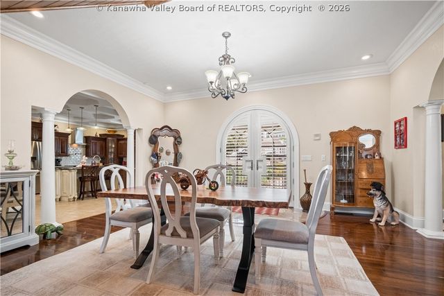 81 New Wine Lane, Charleston, WV 25312