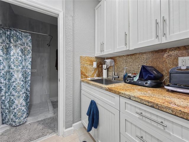 11300 SW 230th Ter, Miami, FL 33170