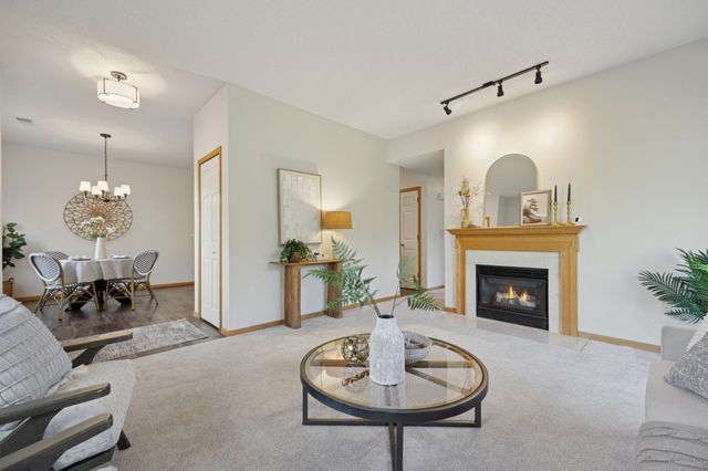 15725 France Way 1416, Apple Valley, MN 55124
