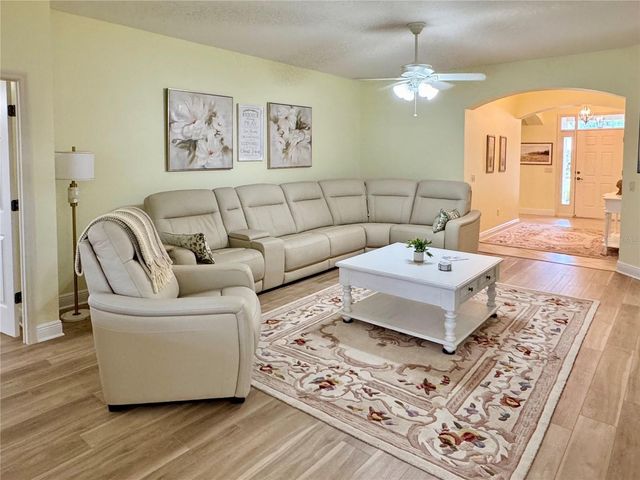 646 MURPHYS ESTATE DRIVE, The Villages, FL 32162