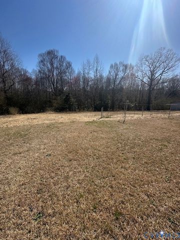 2789 Sussex Dr, Emporia, VA 23847