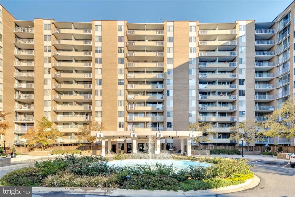 3001 VEAZEY TERR NW #1008, Washington, DC 20008