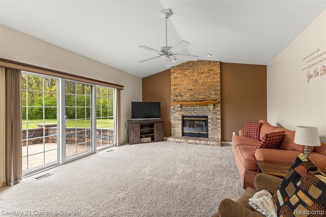 1256 Wedgewood Circle, Saline, MI 48176
