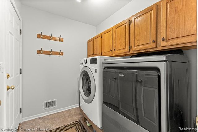 1256 Wedgewood Circle, Saline, MI 48176