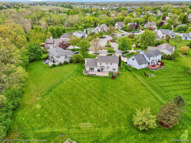 1256 Wedgewood Circle, Saline, MI 48176