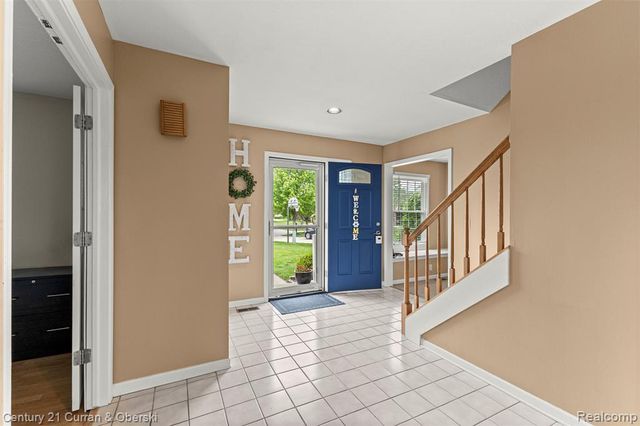 1256 Wedgewood Circle, Saline, MI 48176