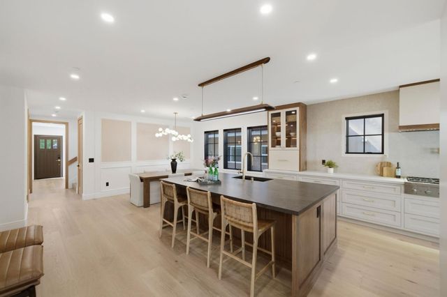1548 Cypress Avenue, Burlingame, CA 94010
