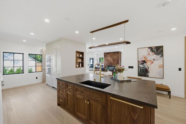 1548 Cypress Avenue, Burlingame, CA 94010