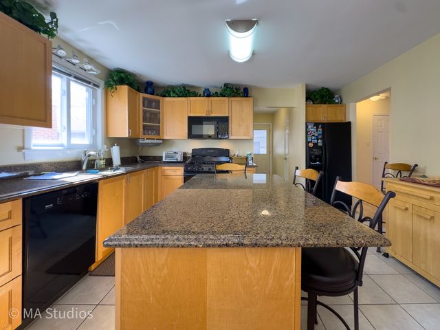 8912 Harms Road, Morton Grove, IL 60053