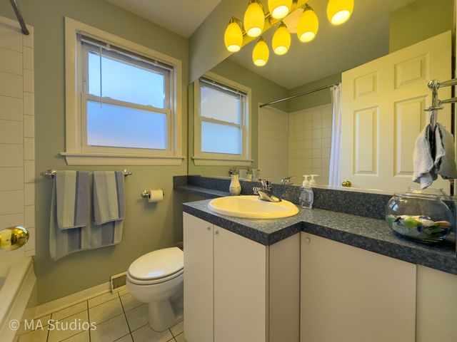 8912 Harms Road, Morton Grove, IL 60053