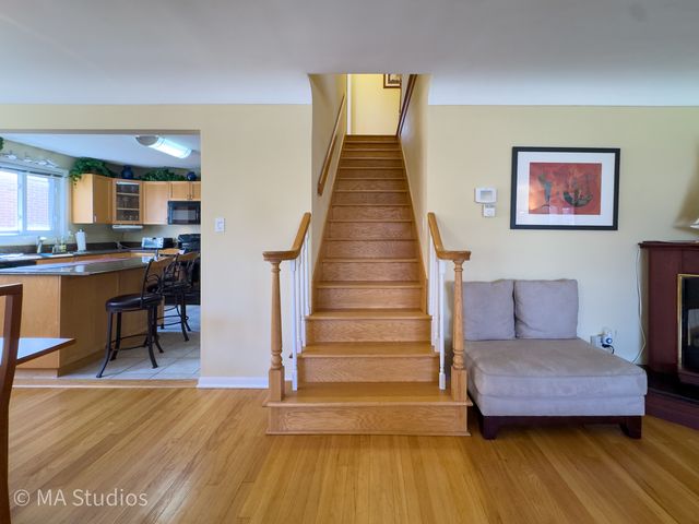 8912 Harms Road, Morton Grove, IL 60053