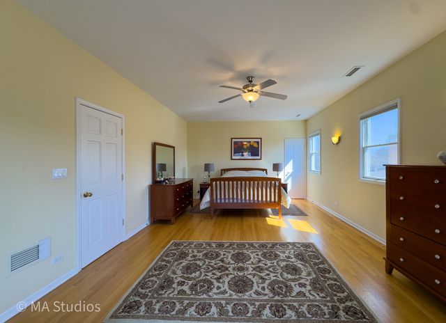 8912 Harms Road, Morton Grove, IL 60053