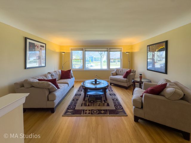 8912 Harms Road, Morton Grove, IL 60053