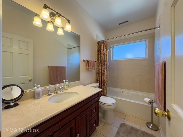 8912 Harms Road, Morton Grove, IL 60053