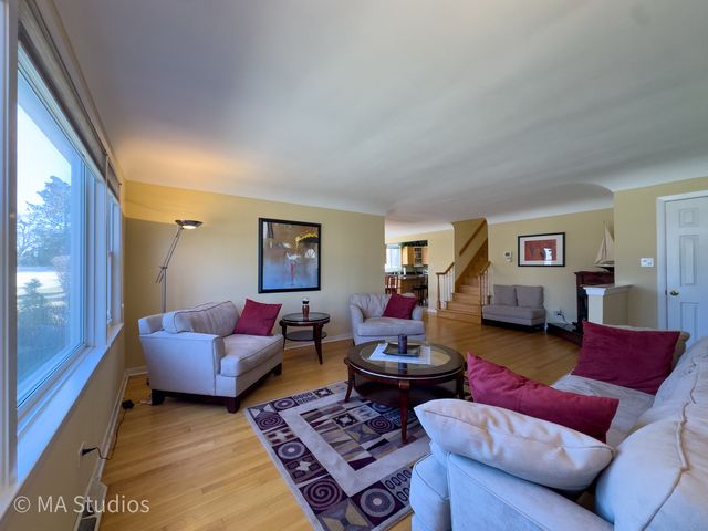 8912 Harms Road, Morton Grove, IL 60053