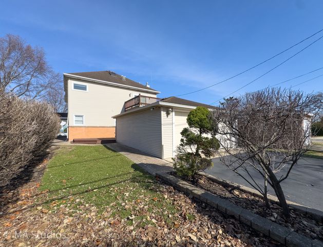 8912 Harms Road, Morton Grove, IL 60053