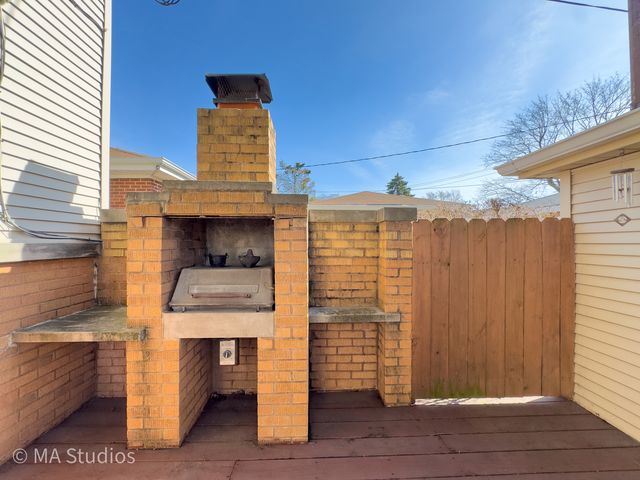 8912 Harms Road, Morton Grove, IL 60053